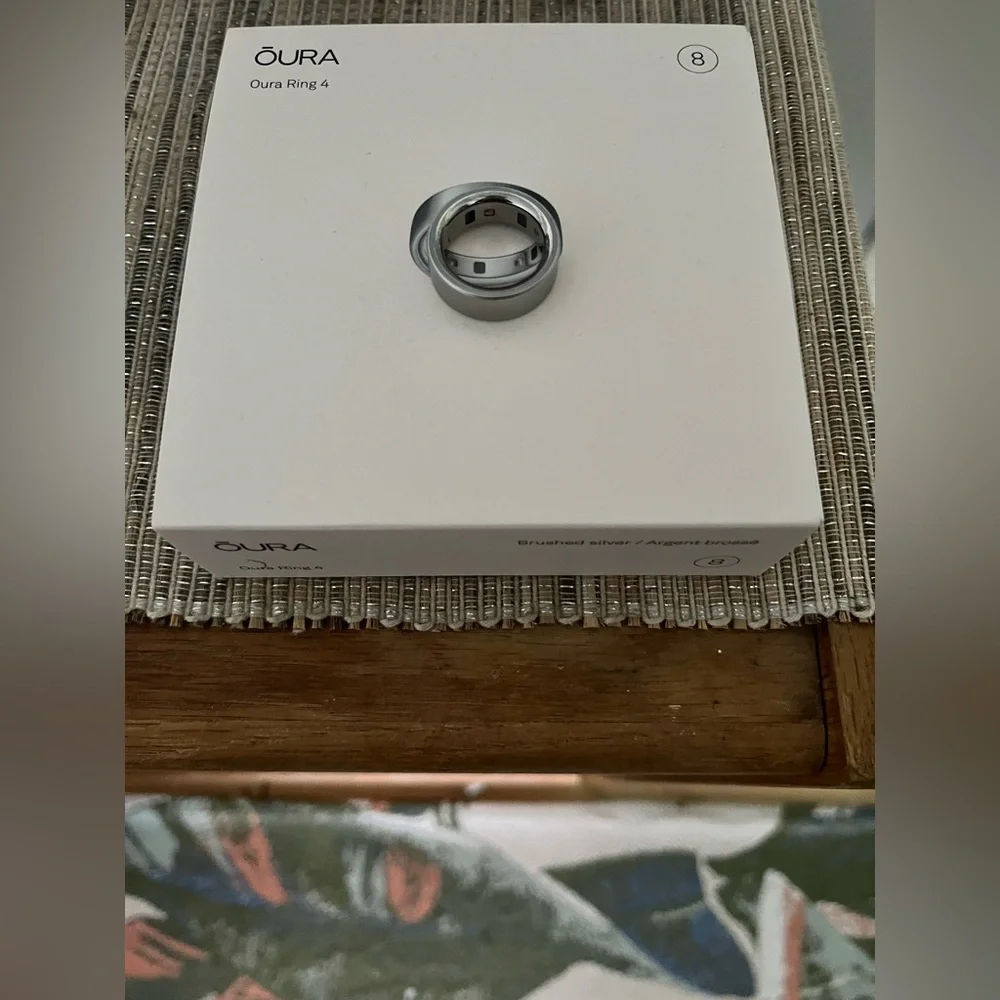 Oura Ring 4 Silver Size 8